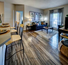 Peninsular Place in Ypsilanti, MI - Building Photo - Building Photo