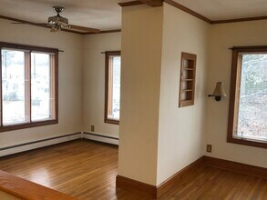 200 Park Ave, Unit Apartment 2 in Weymouth, MA - Building Photo - Building Photo