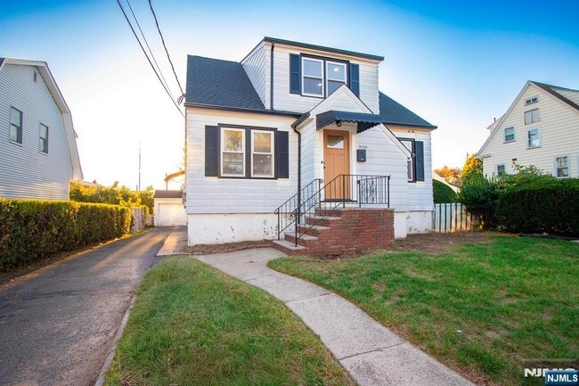 14-20-20 11th St in Fair Lawn, NJ - Building Photo - Building Photo