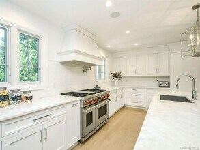 79 Reid Ave in Port Washington, NY - Building Photo - Building Photo