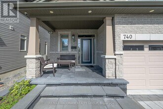 740 Fiddlehead St in Ottawa, ON - Building Photo - Building Photo