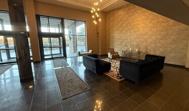 6340 Americana Dr in Willowbrook, IL - Building Photo - Building Photo