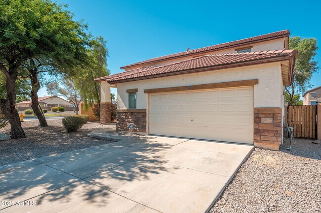 18064 W Acapulco Ln in Surprise, AZ - Foto de edificio - Building Photo