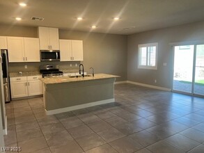 9218 Brayden Bay St in Las Vegas, NV - Building Photo - Building Photo