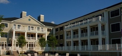 Fairfield Knolls On Roslyn Harbor in Roslyn, NY - Foto de edificio - Building Photo