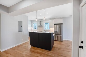 79 Linden St, Unit 1 in Boston, MA - Foto de edificio - Building Photo