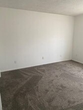 6020 Briarcliff Path, Unit B in Kalamazoo, MI - Foto de edificio - Building Photo