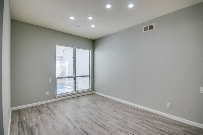 property at 923 Cranberry Hill Ct