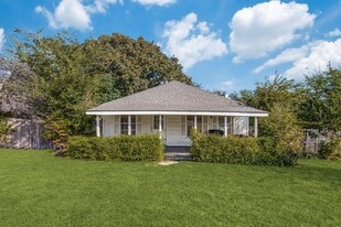 8100 Doreen Ave in Fort Worth, TX - Building Photo