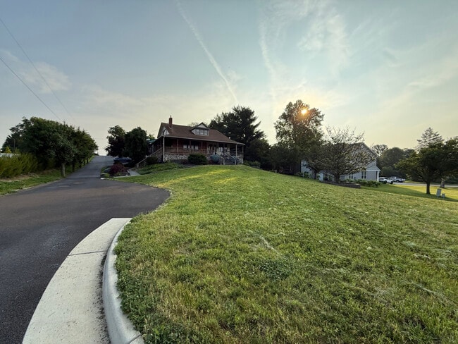 910 Cedar Creek Grade in Winchester, VA - Building Photo - Building Photo
