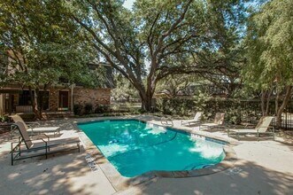 5303 Fleetwood Oaks Ave in Dallas, TX - Building Photo - Building Photo