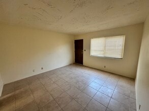 808 Commercial Ave, Unit A in Ridgecrest, CA - Building Photo - Building Photo