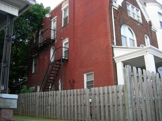 1533 Perkiomen Ave in Reading, PA - Foto de edificio - Building Photo