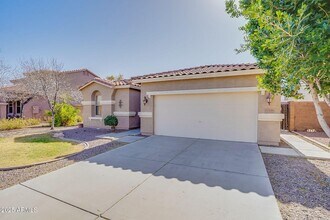 17335 W Banff Ln in Surprise, AZ - Foto de edificio - Building Photo