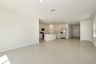 2809 Whitaker Pt in Haines City, FL - Building Photo - Building Photo