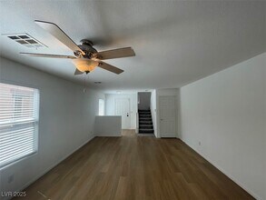 10848 Wallflower Ave in Las Vegas, NV - Building Photo - Building Photo
