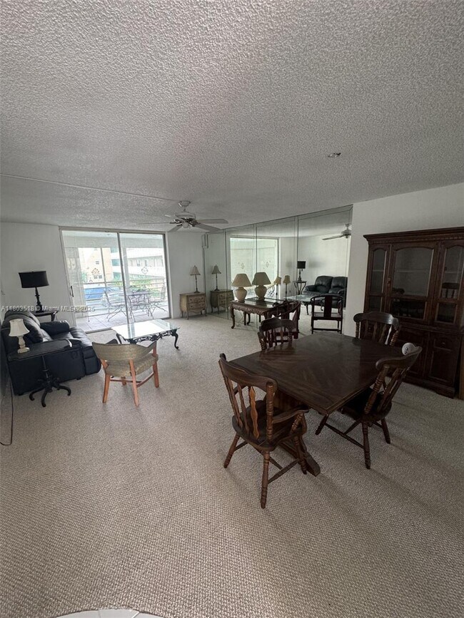 415 SE 11th Terrace in Dania Beach, FL - Building Photo - Building Photo