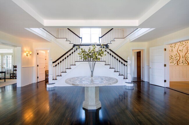 505 First Neck Lane in Southampton, NY - Building Photo - Building Photo