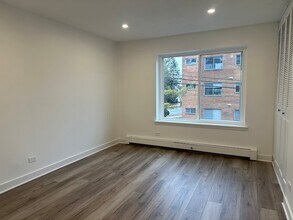 8232 Niles Center Rd, Unit 202 in Skokie, IL - Building Photo - Building Photo