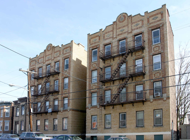 6204-6210 Palisade Ave in West New York, NJ - Building Photo - Building Photo