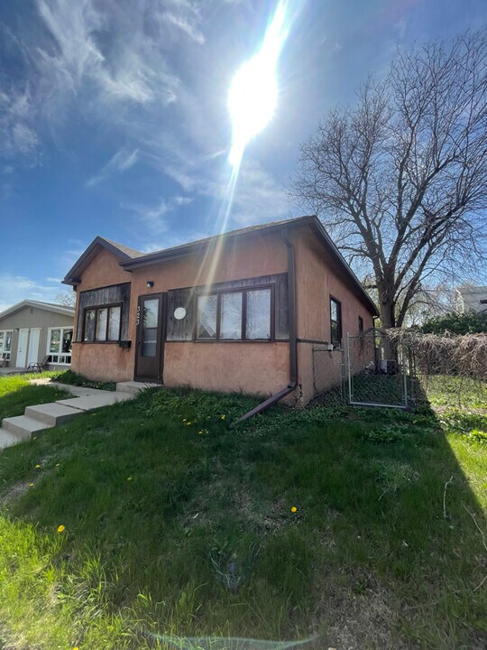 323 N Fairfax Ave in Sioux Falls, SD - Building Photo