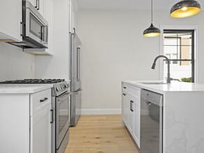 48 Woodward St, Unit R in Boston, MA - Building Photo - Building Photo