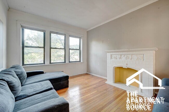 2921 W McLean Ave, Unit 2E