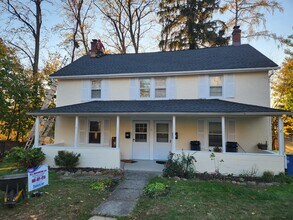 31 Center St, Unit A in Bernardsville, NJ - Building Photo - Building Photo