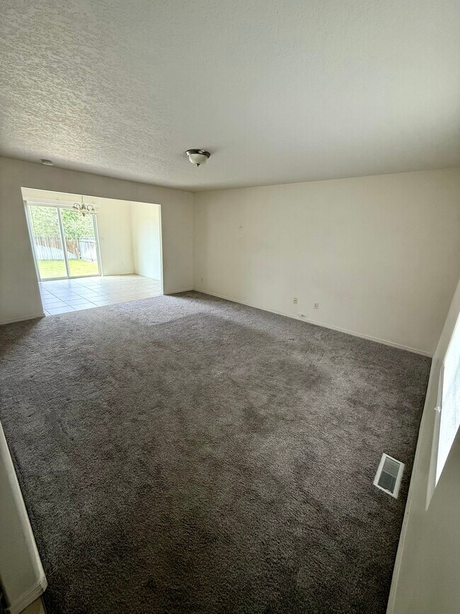 440B Laguna Dr in Moses Lake, WA - Building Photo - Building Photo