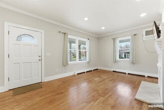 113 Oak St in Ridgewood, NJ - Building Photo - Building Photo