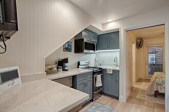 307 Capitola Ave, Unit B in Capitola, CA - Building Photo - Building Photo