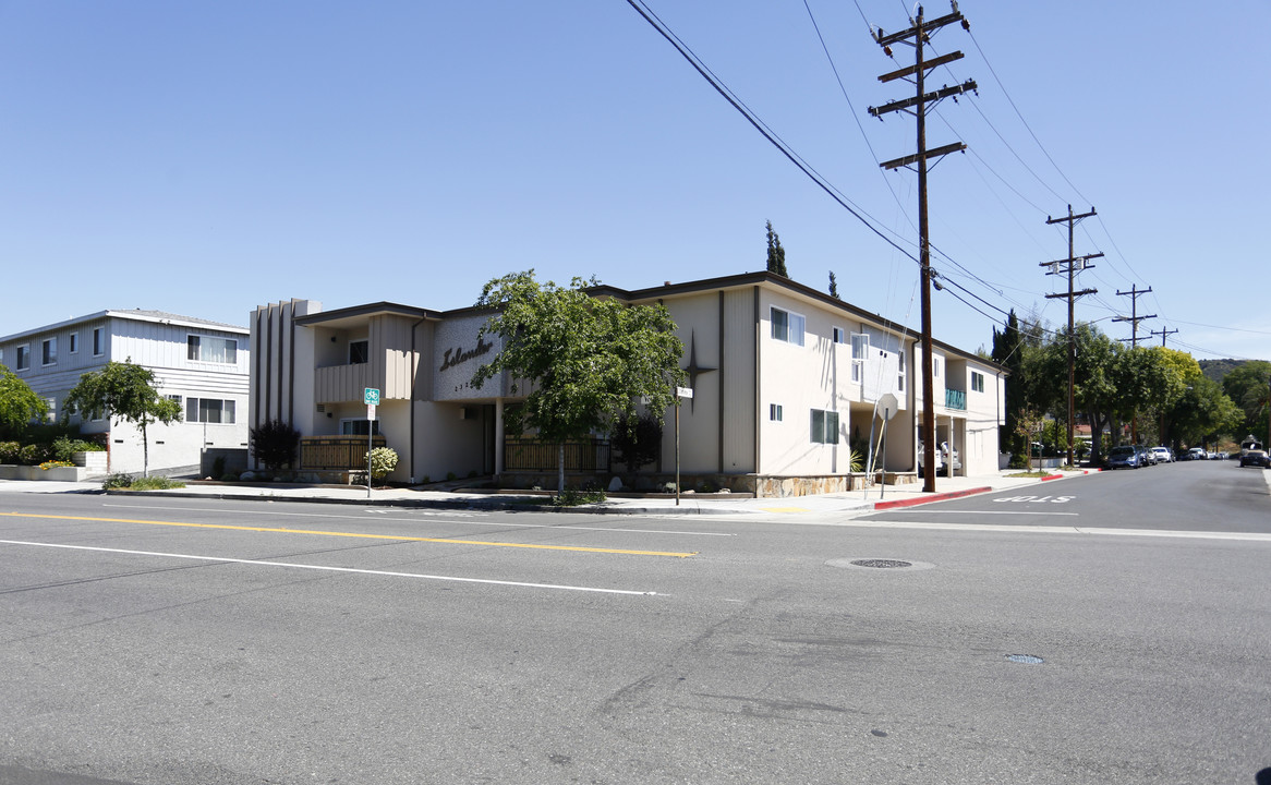 232 N Verdugo Rd in Glendale, CA - Building Photo