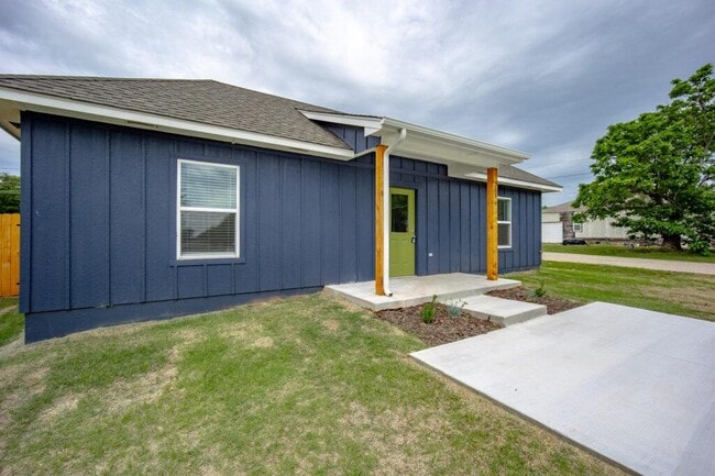 201 S 11th St in Perry, OK - Building Photo - Building Photo