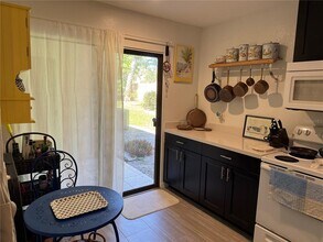 2216 Bahia Vista St in Sarasota, FL - Building Photo - Building Photo