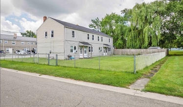 48 Glenwood Ct in Cheektowaga, NY - Building Photo - Building Photo