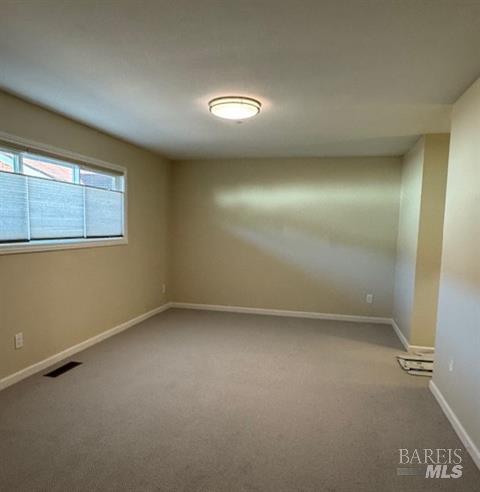 220 Vineyard Dr in Healdsburg, CA - Building Photo - Building Photo