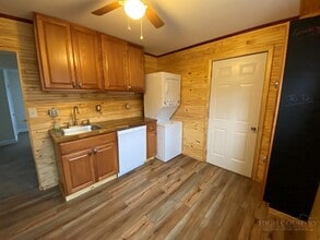 11 E 5th St in West Jefferson, NC - Building Photo - Building Photo