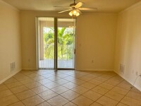 6510 Emerald Dunes Dr in Wellington, FL - Building Photo - Building Photo