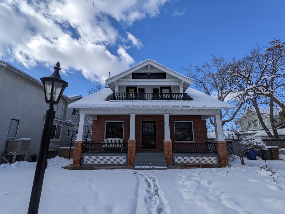 316 S Douglas St, Unit B in Salt Lake City, UT - Foto de edificio