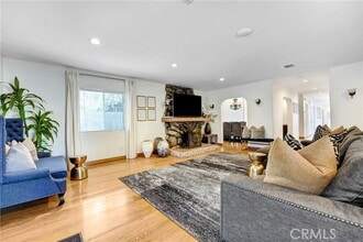 11242 Sheldon St in Los Angeles, CA - Building Photo - Building Photo