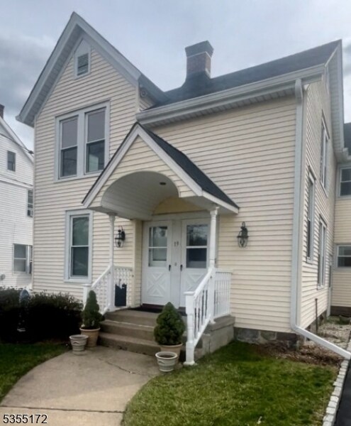 property at 19 E Hanover Ave