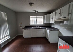 3035 Meadows Ln in Memphis, TN - Building Photo - Building Photo