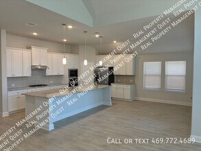 1862 Silver Birch Rd in Waxahachie, TX - Foto de edificio - Building Photo