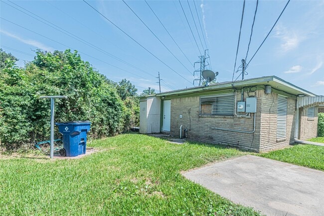 property at 128 N Washington St