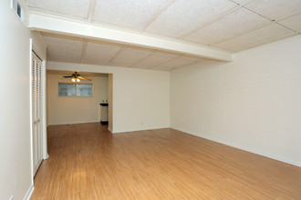 River Oaks Apartments in Tulsa, OK - Building Photo - Interior Photo