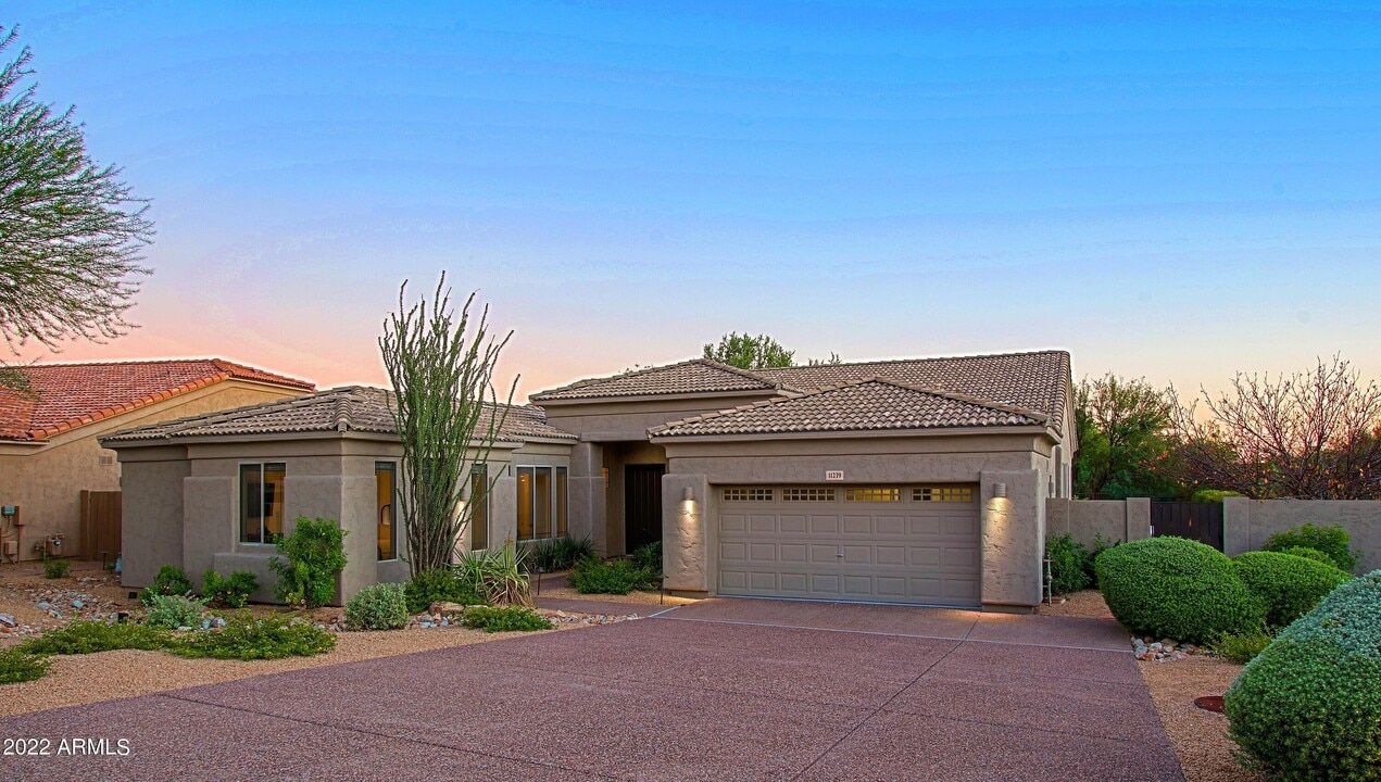 11239 E Southwind Ln in Scottsdale, AZ - Foto de edificio