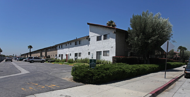 Villa Cordova Apartments in El Monte, CA - Building Photo - Building Photo