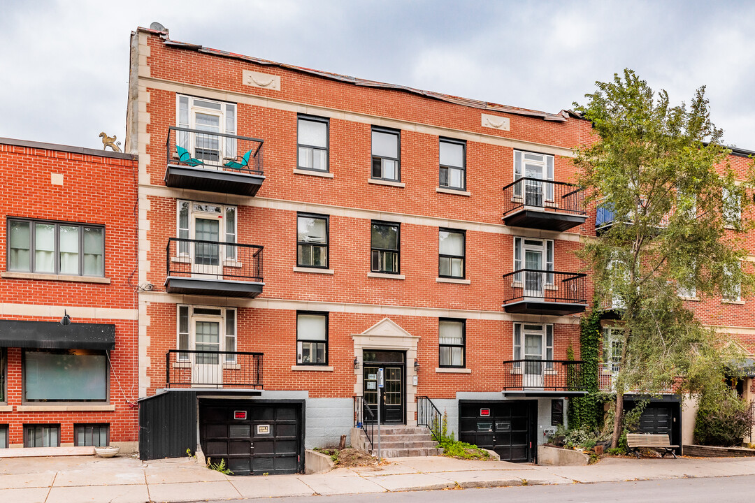 4145 Décarie Boul in Montréal, QC - Building Photo