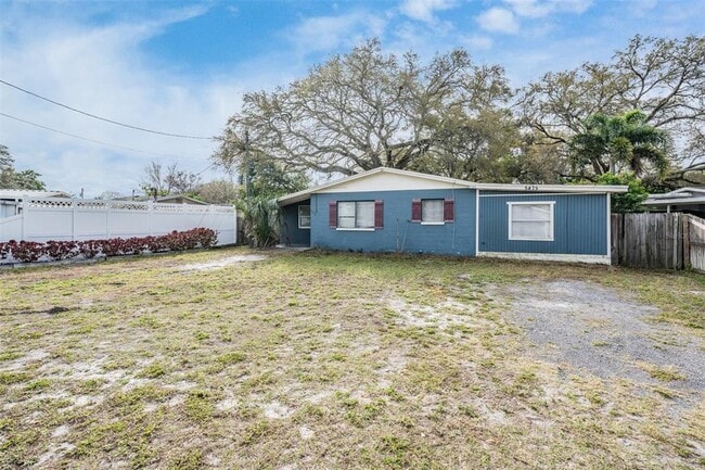 5475 70th Ln N in St. Petersburg, FL - Building Photo - Building Photo