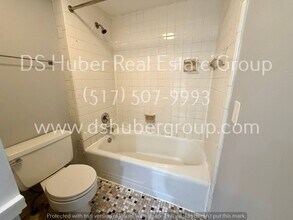 420 W Maple St in Lansing, MI - Building Photo - Building Photo